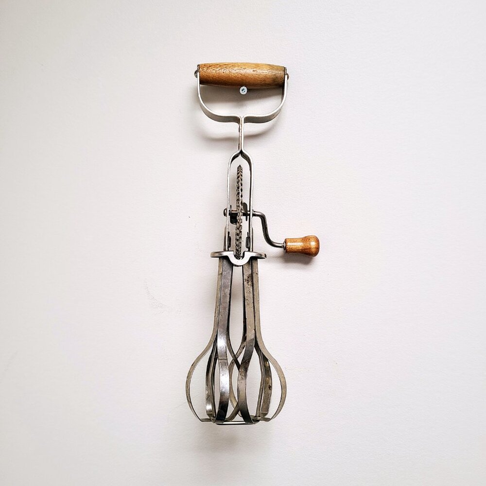 Pair Of Vintage 1930s Hand Blenders, Wood Handles Egg Beaters, Mastermix Canada - Picture 2 of 10